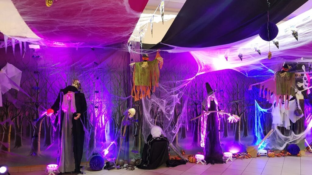 Créez une fête d'Halloween inoubliable avec une salle équipée pour l'occasion